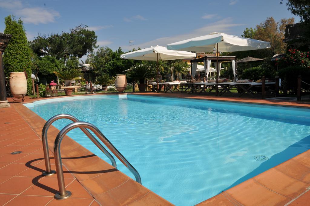 מרינה די קררה Hotel Atlantic מראה חיצוני תמונה