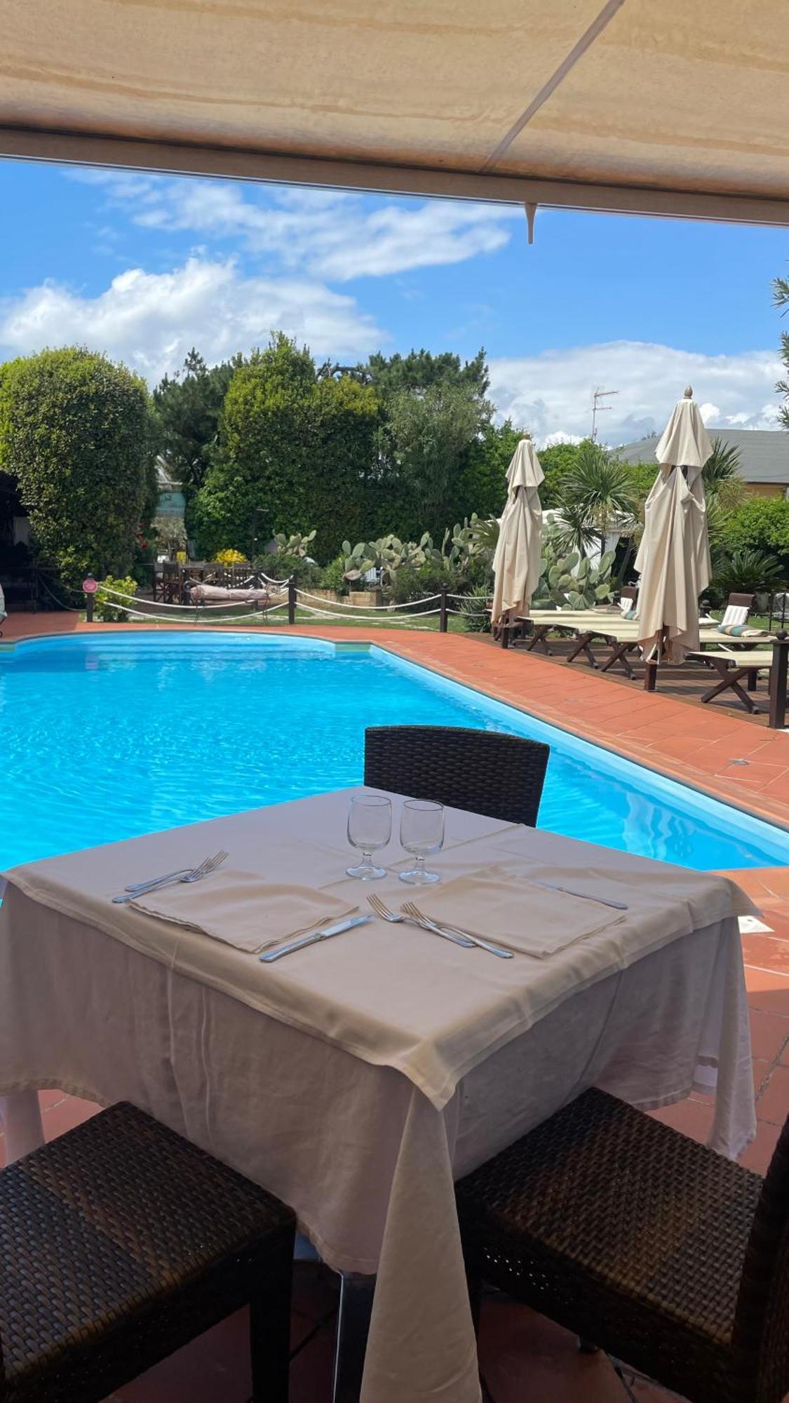 מרינה די קררה Hotel Atlantic מראה חיצוני תמונה